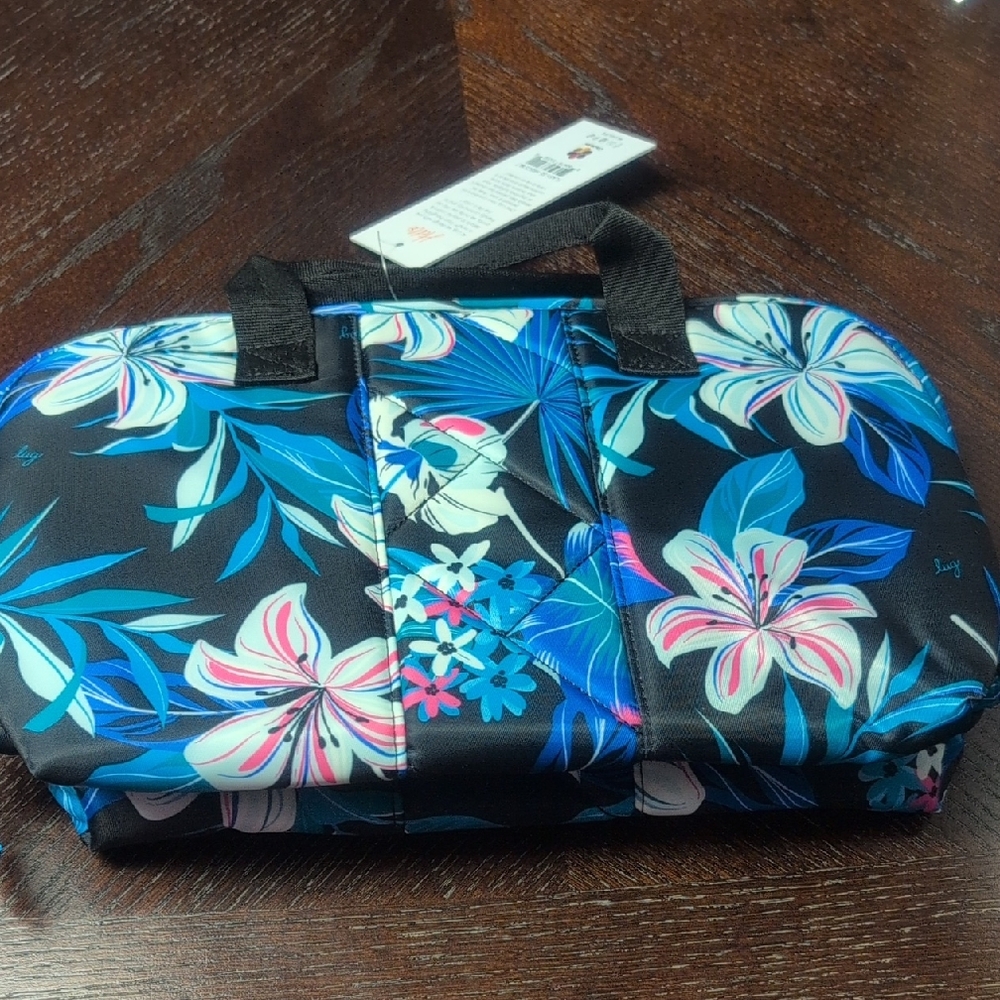 Brand New Lug Flash SE In Hibiscus Multi!